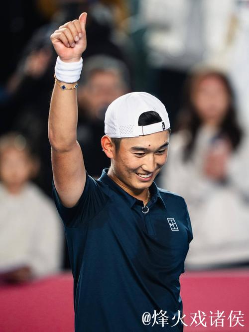 商竣程两盘完胜索内戈 晋级香港网球公开赛八强